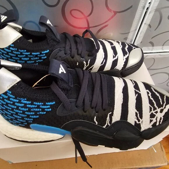*Brand new* Adidas Trae Young 2 'Supernatural' Basketball sneakers. Size 8M. - Picture 2 of 2